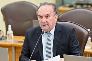 Nelter Queiroz faz apelo por ajuda federal para recuperar estradas no RN