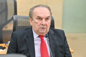 Nelter Queiroz solicita melhorias no sistema de telefonia das comunidades de Touros