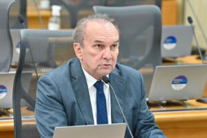 Nelter Queiroz destaca excelência da Escola Estadual Maria das Graças Germano e cobra investimentos para reforma da unidade no distrito de Boi Selado em Jucurutu