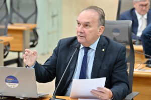 Nelter Queiroz destaca avanço histórico na saúde do Seridó, cobra soluções para terceirizados, melhorias em rodovias e em serviços da CAERN em Jucurutu