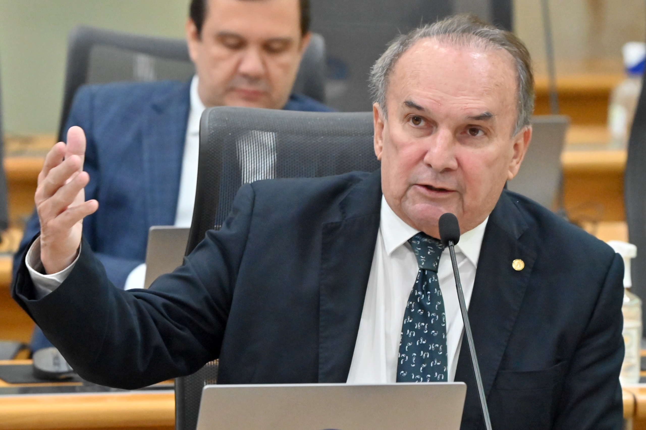 Nelter Queiroz destaca volume de água em Oiticica e apresenta notas de pesar
