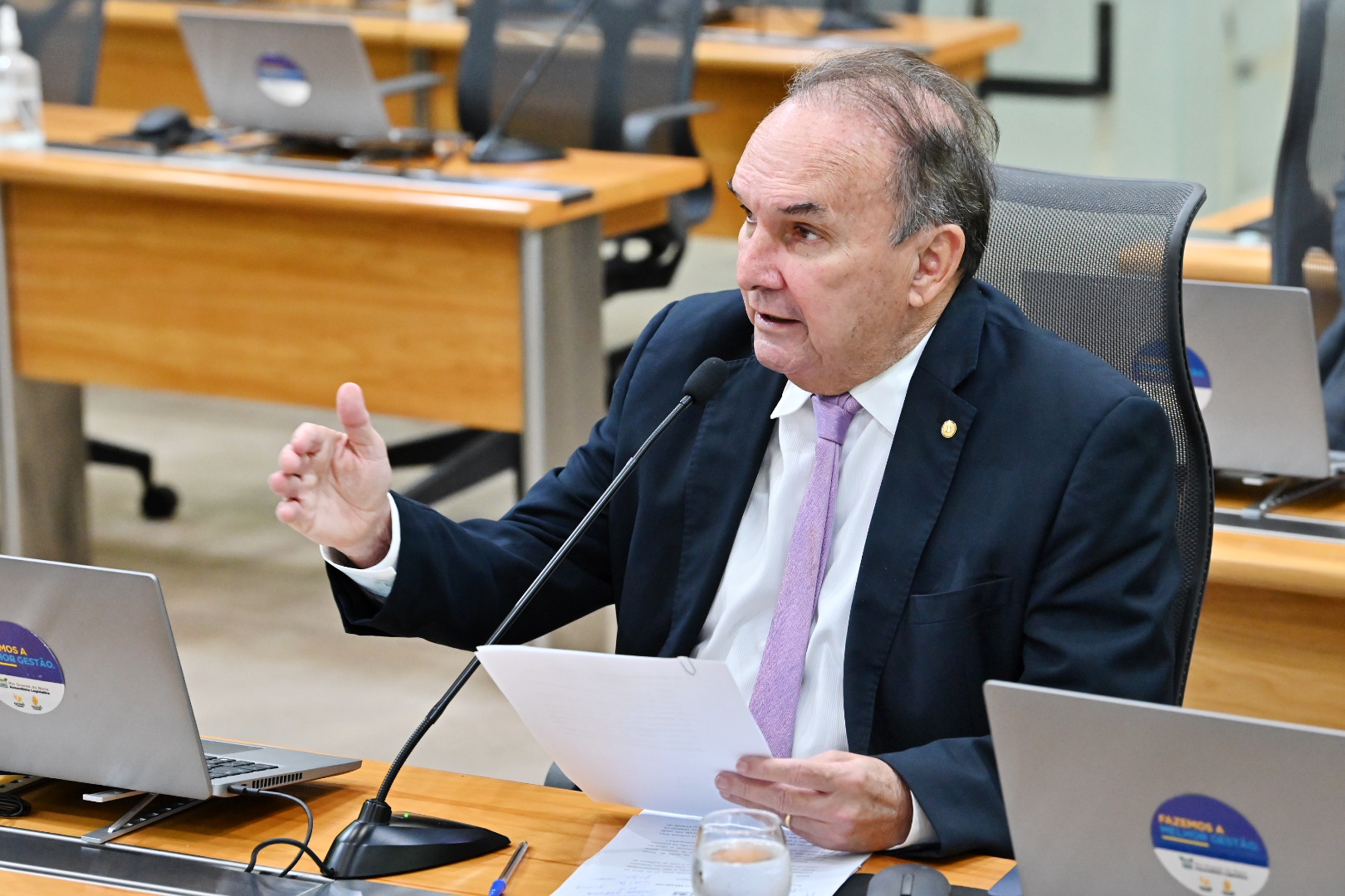 Nelter Queiroz cobra pagamento a médicos e denuncia paralisação de cirurgias no RN