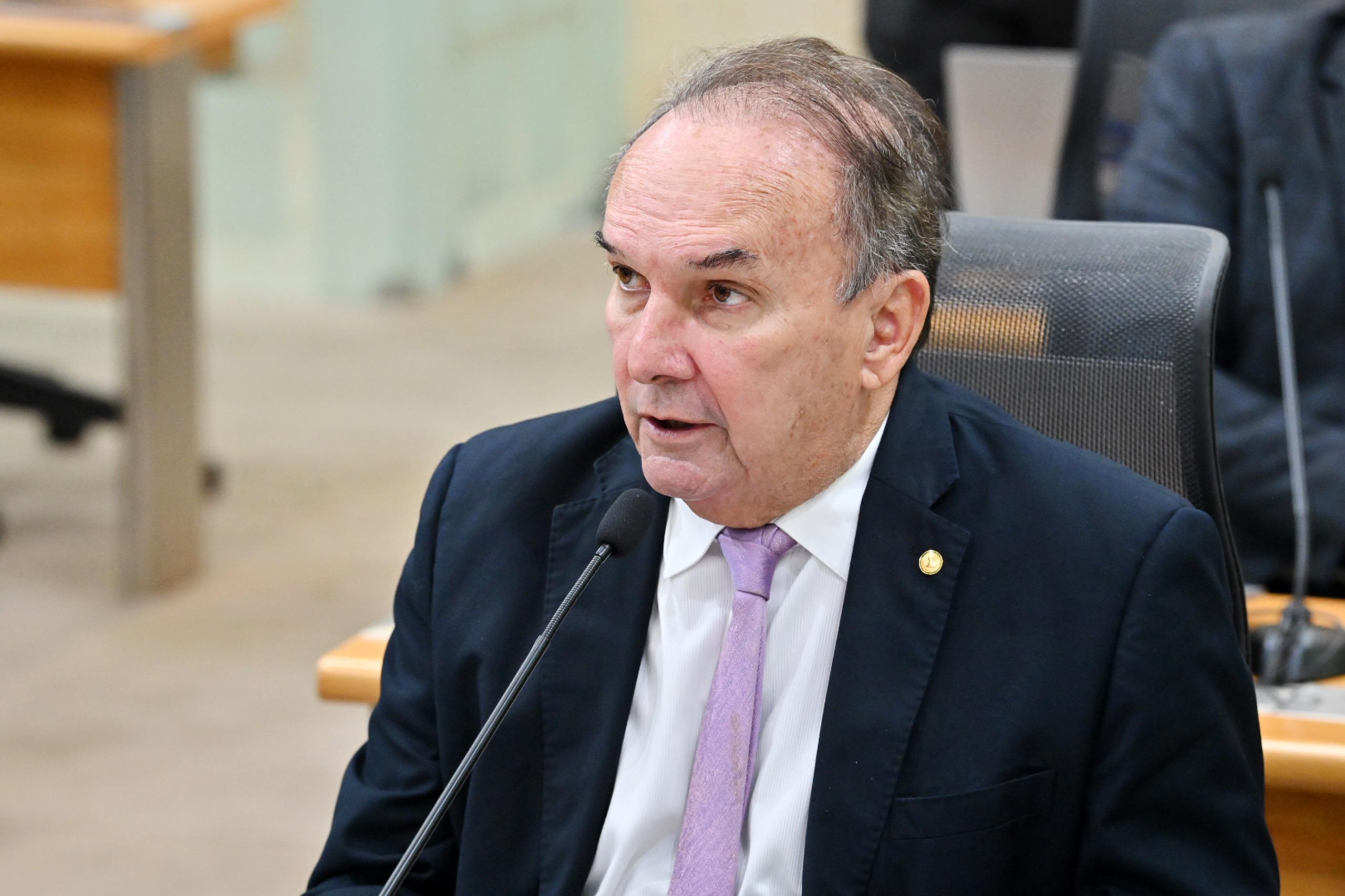 NELTER QUEIROZ COBRA SOLUÇÃO PARA CIRURGIAS ATRASADAS E DENUNCIA DRAMA DE PACIENTES NO RN