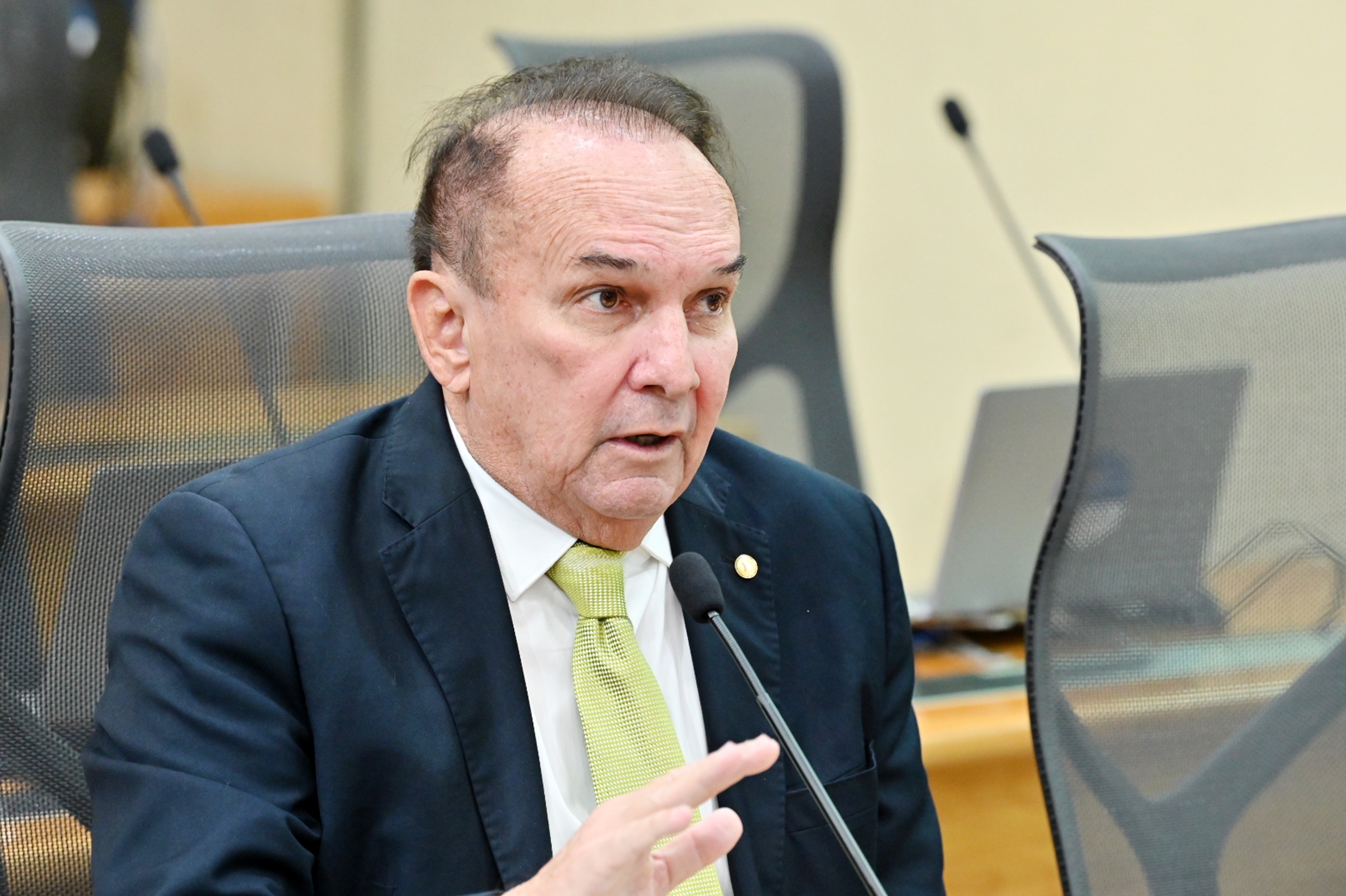 NELTER QUEIROZ COBRA POSIÇÃO DA ASSEMBLEIA E ALERTA PARA POSSÍVEL APROPRIAÇÃO INDÉBITA EM CASO DOS CONSIGNADOS DO RN